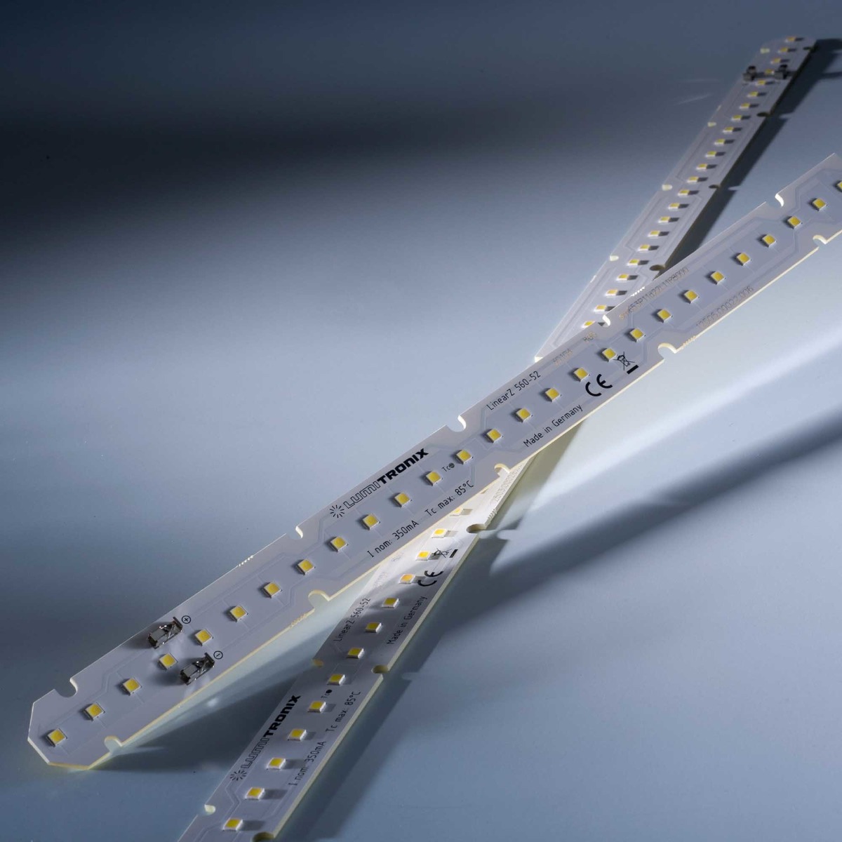LumiBar-52-3098+ Toshiba-SSC LED Strip Sunlike CRI98 neutral white 4000K 1380lm 350mA 39.6V 52 LEDs 22.05in/56cm module (762lm/ft 7.6W/ft)