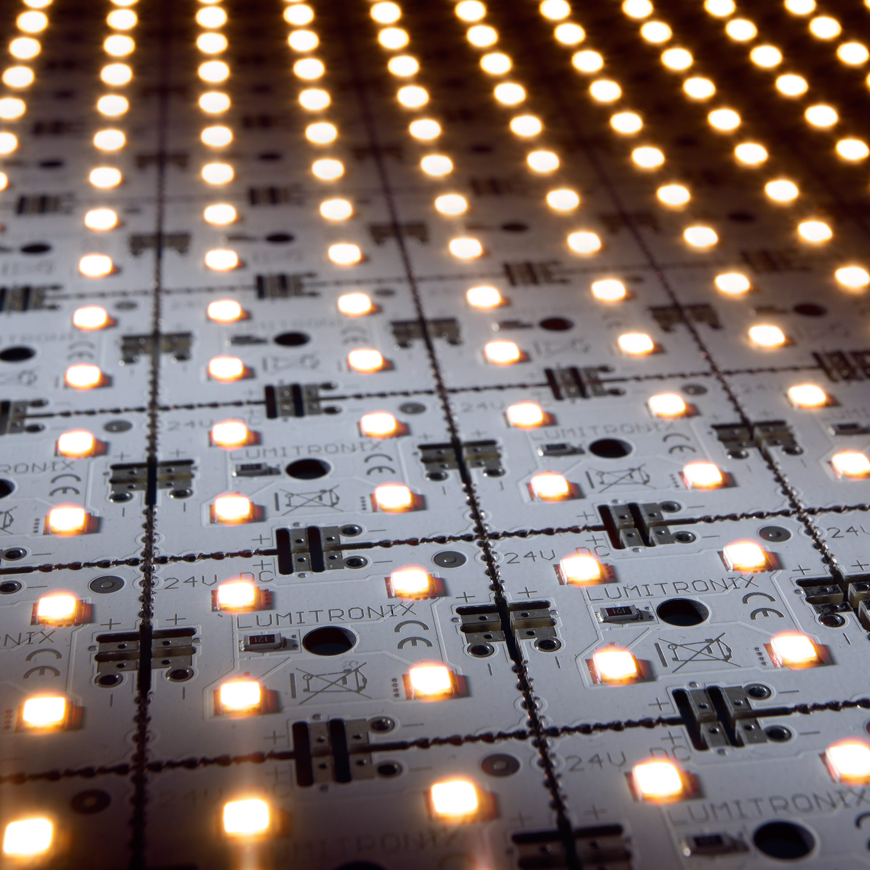 MatrixMini-1-4080 Nichia LED Module warm white 2700K 68lm 4 LEDs 24V 0.48W 1.18x1.18" (7000 lm/sqft)