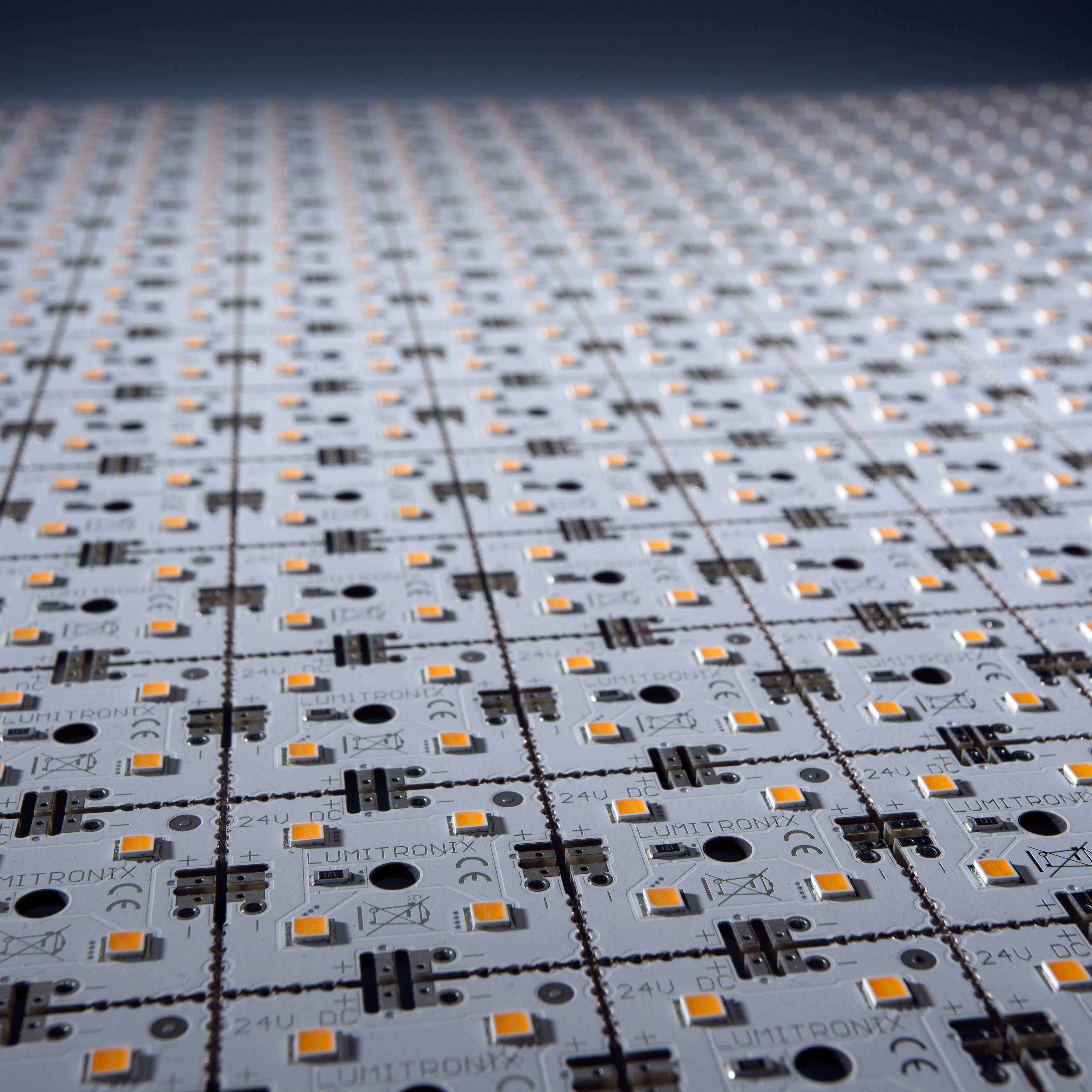 MatrixMini-126-4080 Nichia LED Module (9x14) CRI95 white 4000K 9130lm 504 LEDs 24V 75.8W 27x42cm (80000 lm/sqm)