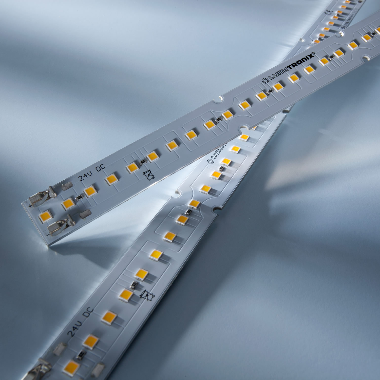 Maxline 35 Nichia LED Strip warm white 3000K 1040lm 24V 35 LEDs 11.02in/28cm module (1133lm & 9.2W/ft)