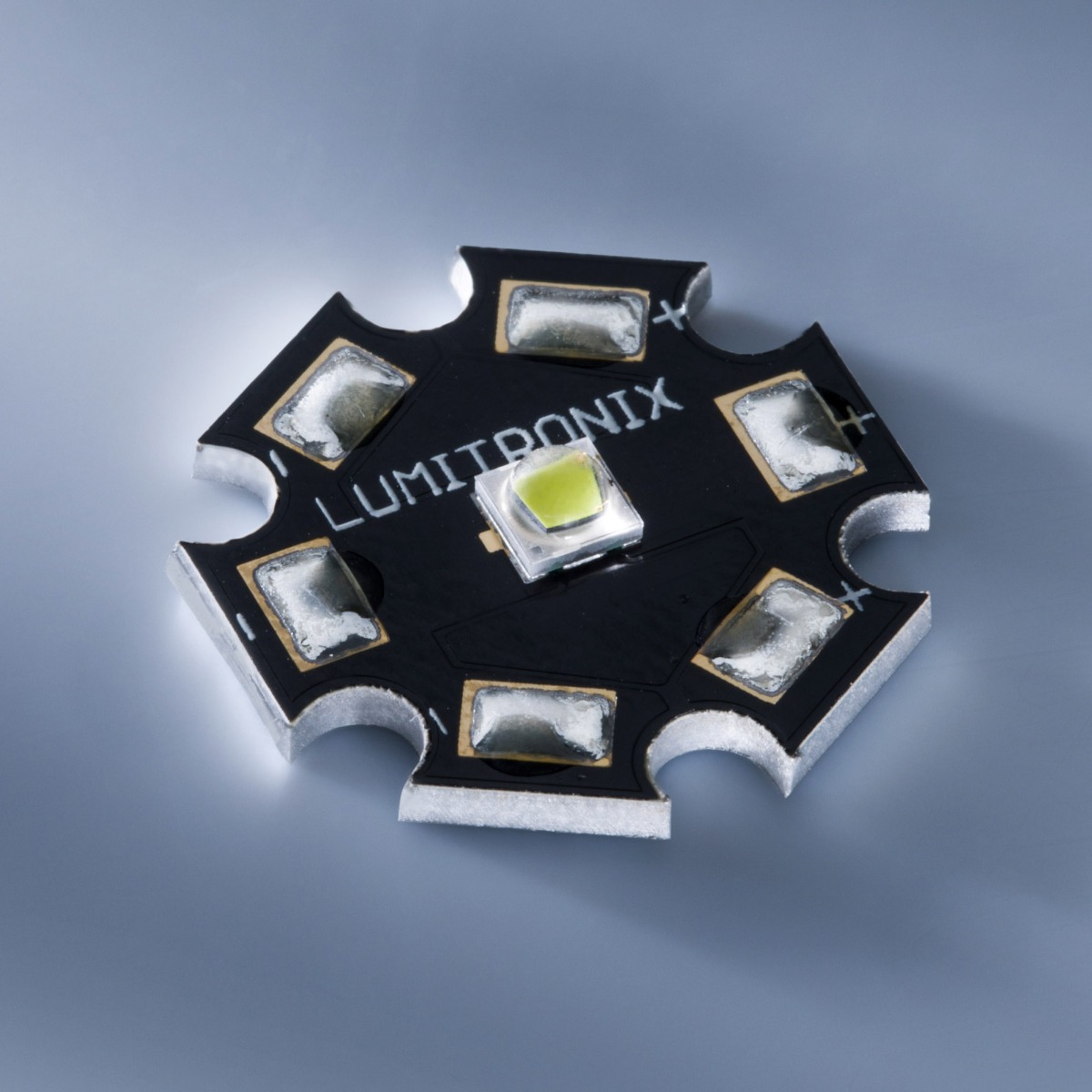 Cree XP-E2 green with PCB (Star) 237 lm