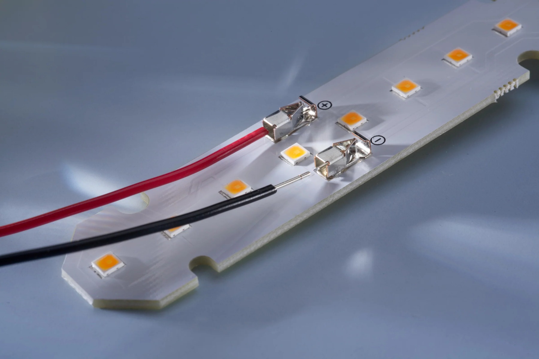 LumiBar-28-3095 Nichia H6 LED Strip warm white CRI95 4000K 1045lm 175mA 36V 26 LEDs 28cm module (3700lm/m 22W/m)